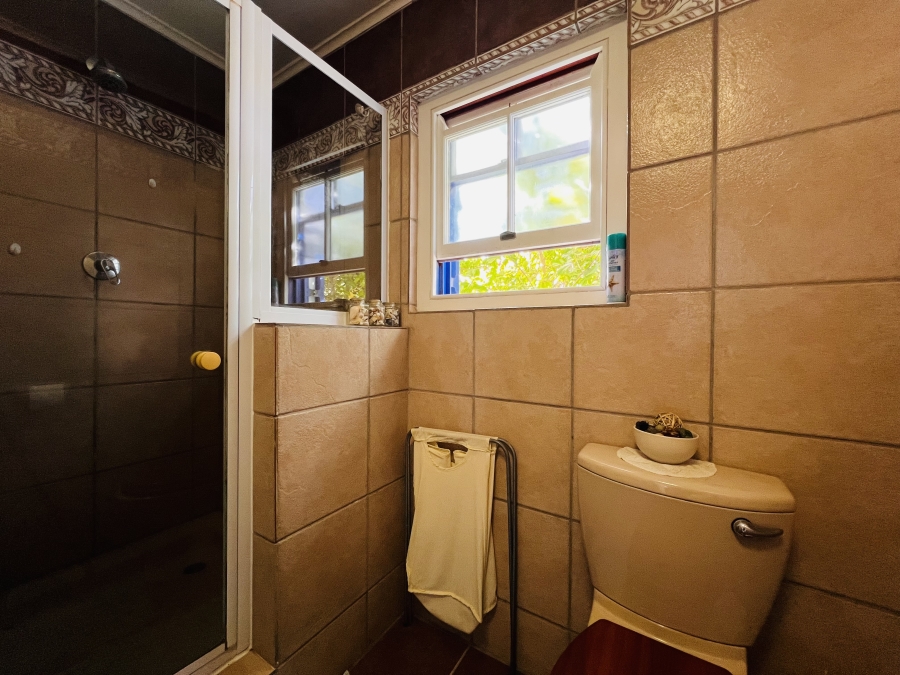 3 Bedroom Property for Sale in Paradise Beach Western Cape